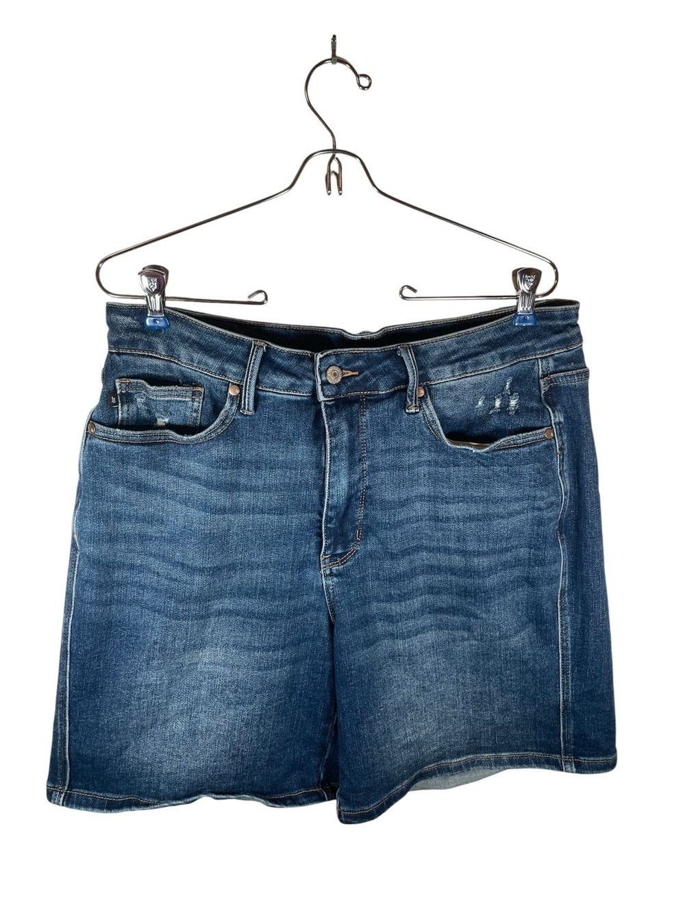 Judy Blue Mid-Rise Distressed Classic
Medium Wash Denim Shorts Size 1X